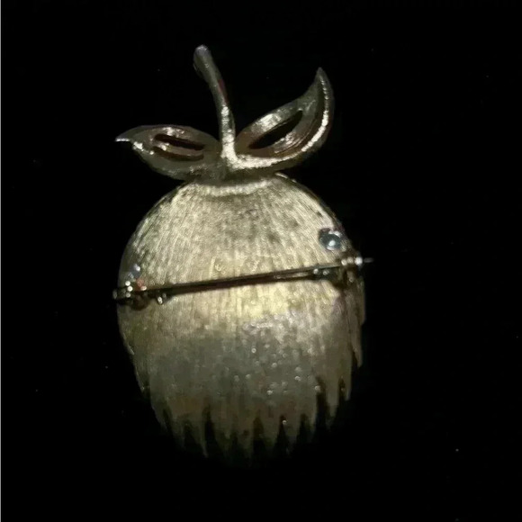 Sphinx Rhinestone Flower brooch - Picture 2 of 3